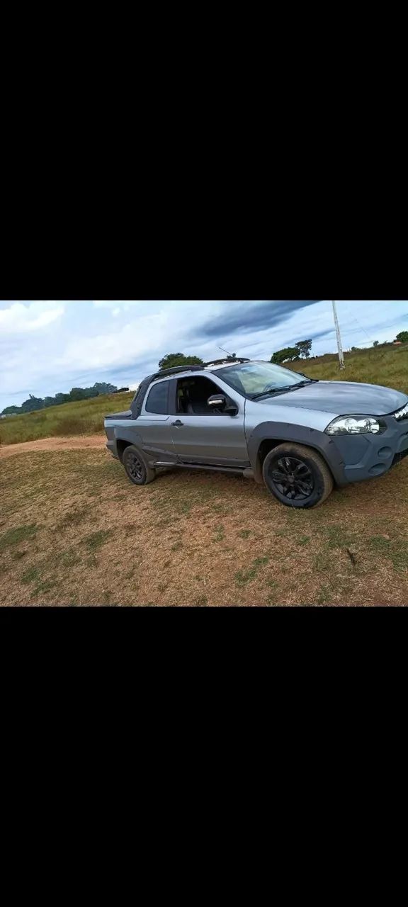 Fiat Strada Adv.1.8 16V Dualogic Flex CD 2013 - Foto 4