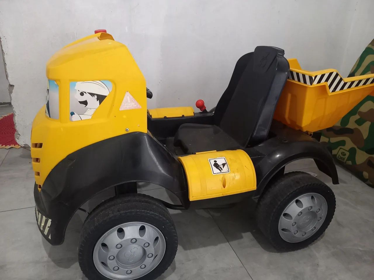 Carrinho de pedal 