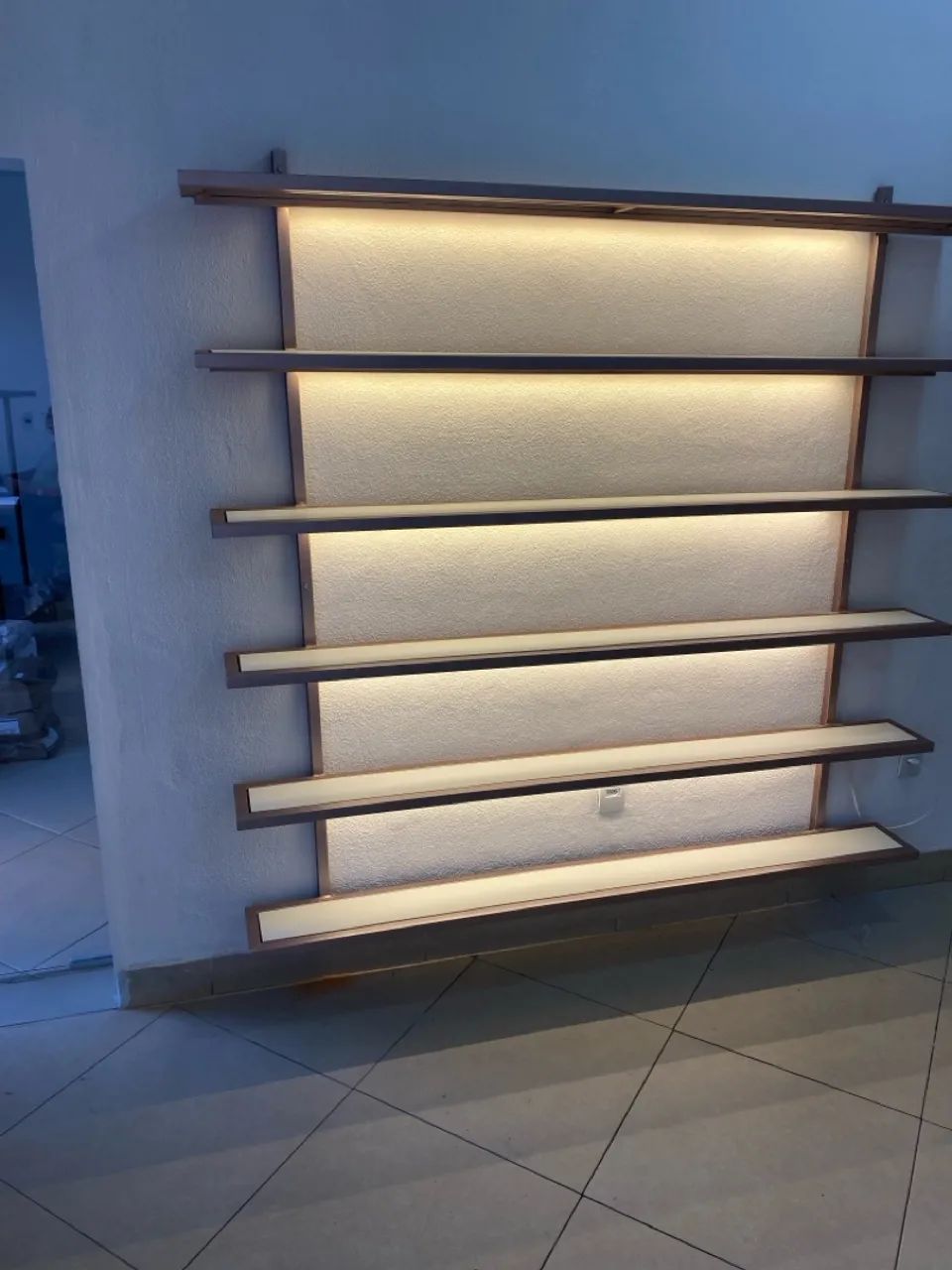 Prateleira estilo industrial com Led - Foto 3