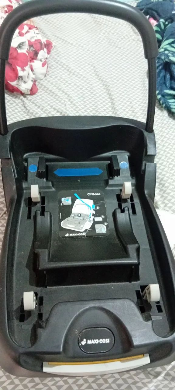 Vendo um carrinho d bebe um bebe conforto e o apoio do bebe conforto td do jeito q tá ai - Foto 3