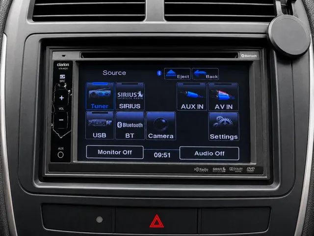 Central multimídia Clarion VX401 2 DIN com Bluetooth, câmera de ré, DVD e chicote