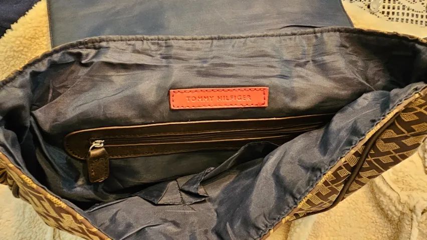 Bolsa Tommy Hilfiger + brinde - Foto 3
