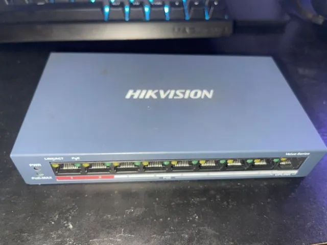 SWITCH HIKVISION 8 PORTAS POE + 1 PORTA UP LINK 