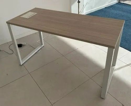 2 Mesa de escritório e 1 mesa reunião venda separado ou junto