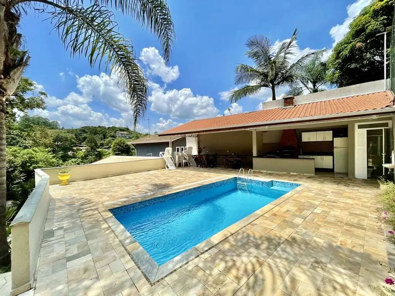 Casa de condominio na Granja Viana.