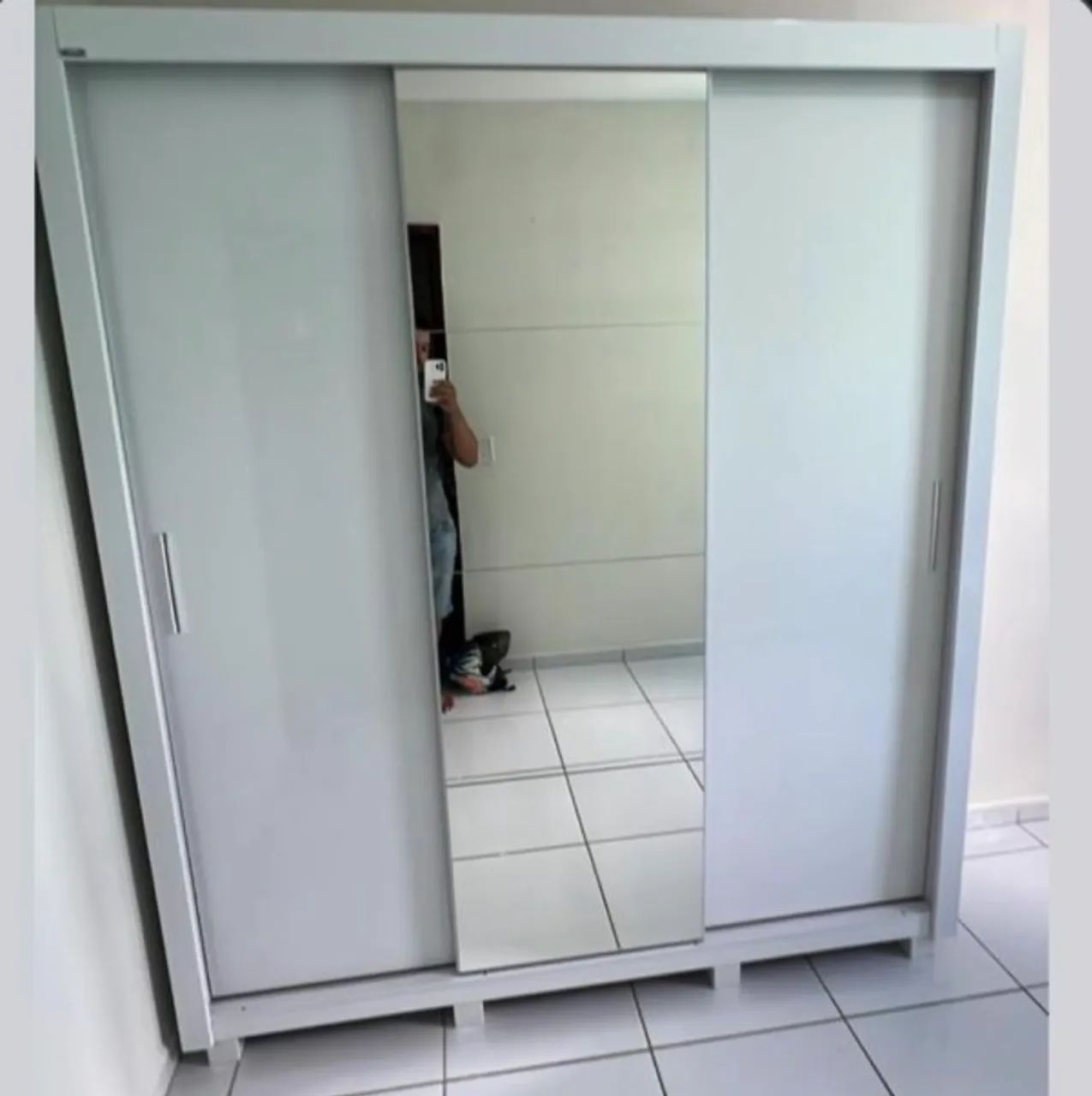 Guarda-roupa branco 