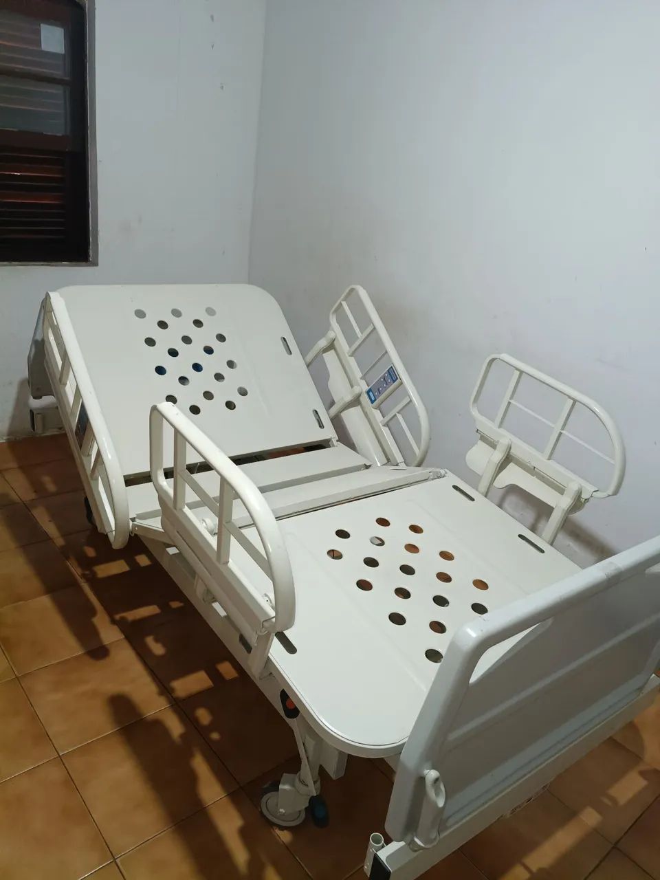 Cama hospitalar elétrica 4 níveis(funcionando)
