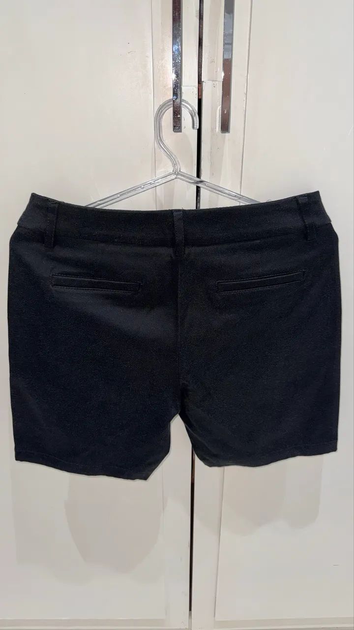 Shorts Gregory preto tamanho 38. Acetinado.   - Foto 2