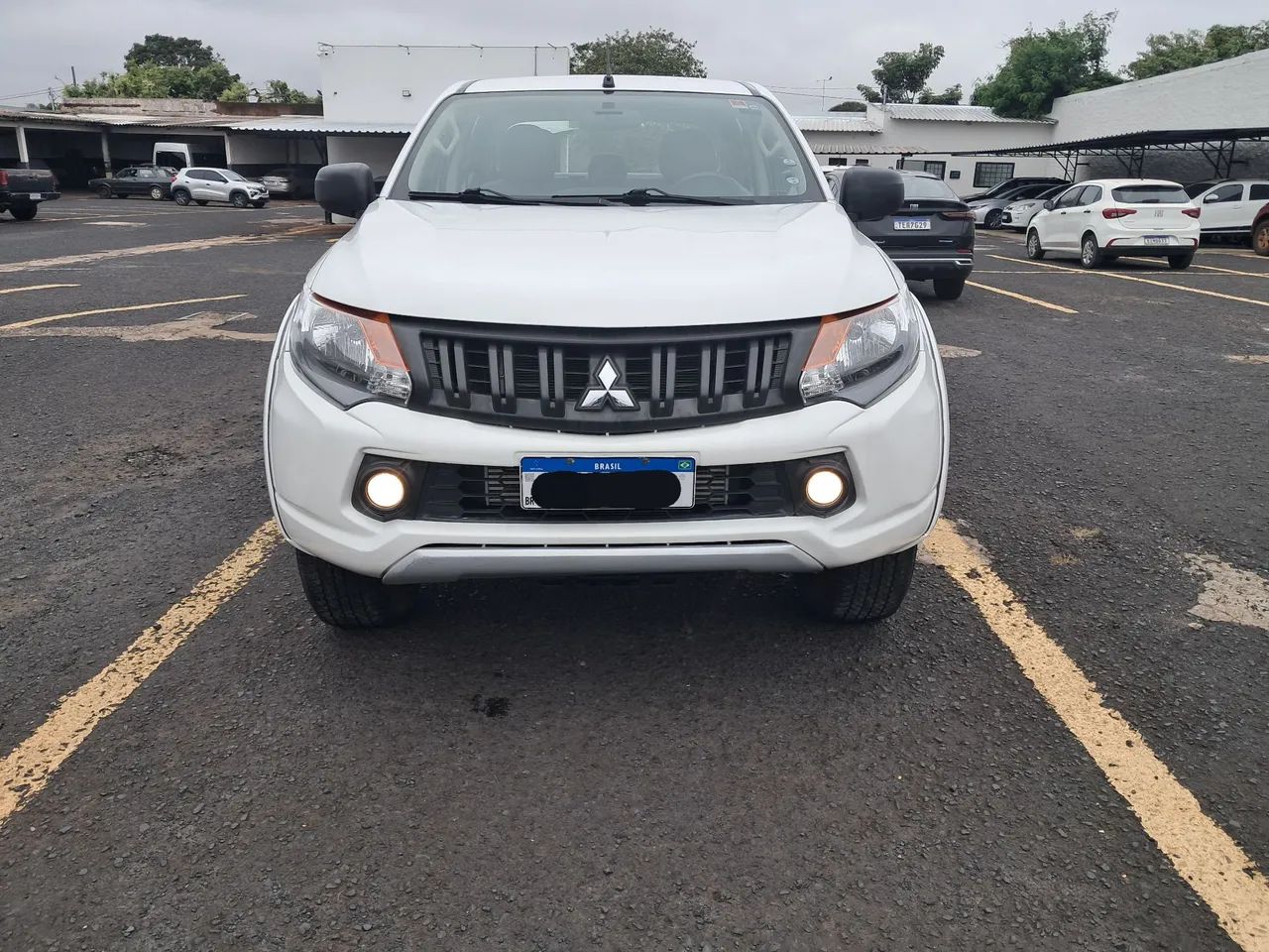 Mitsubishi L200 2023