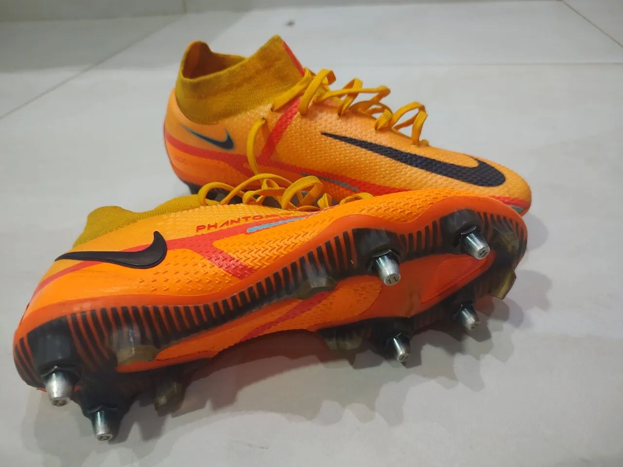 Chuteira Nike Phantom GT2 Elite SG Pro Campo N 37 trava mista  (usada apenas uma vezes)  - Foto 4