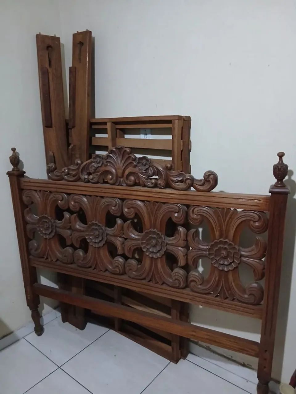 Cama madeira colonial
