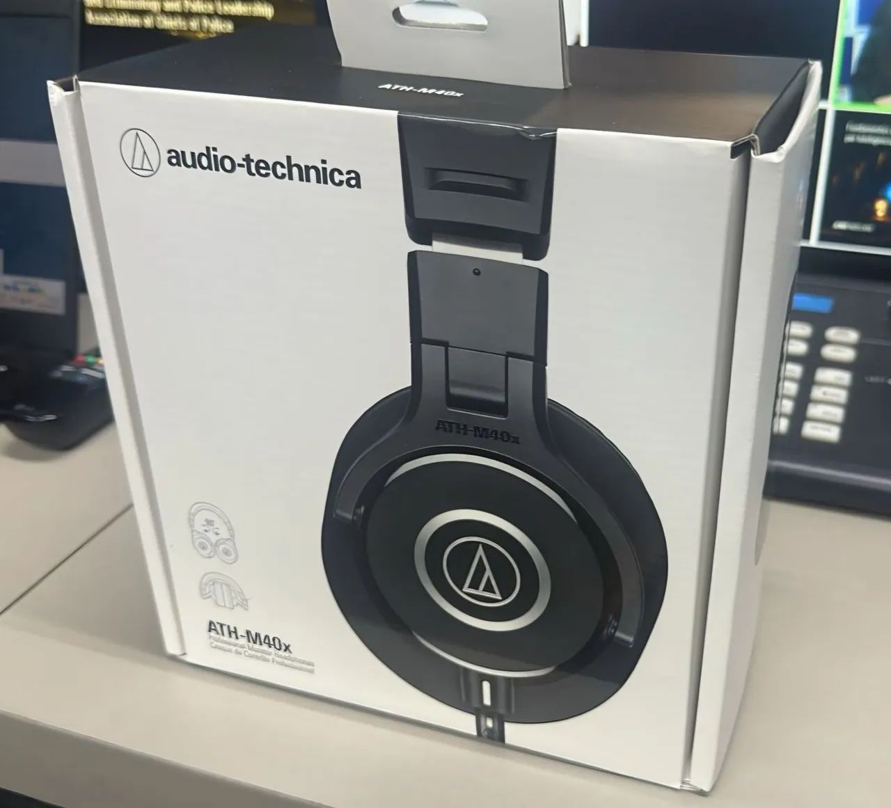 Fone ATH-M40x  Audio Technica