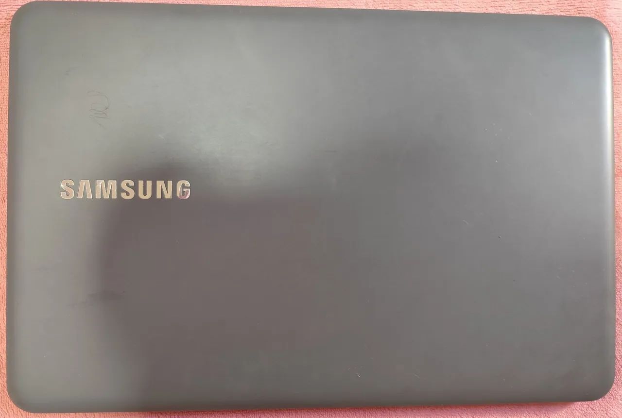 Notebook Samsung E30 - muito conservado e pouco usado - Foto 3
