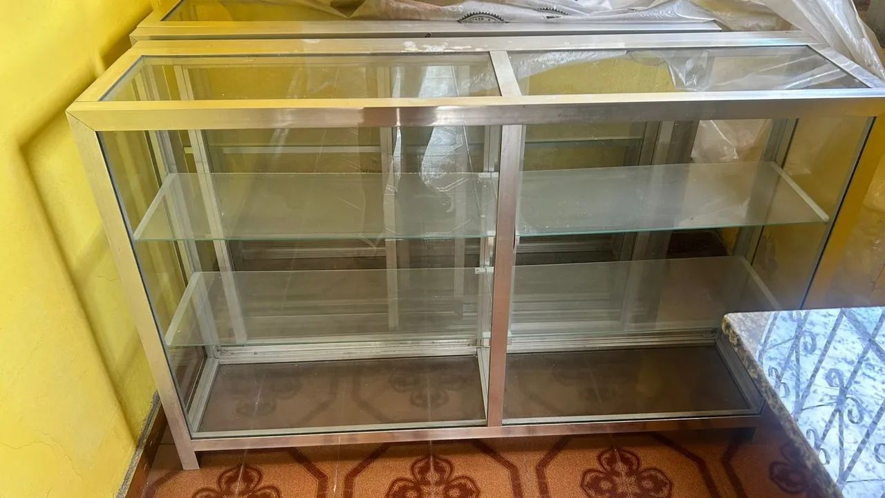 Vitrine / Balcão expositor de Vidro