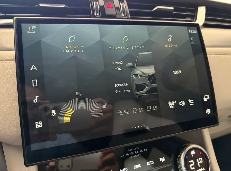 Jaguar F-Pace 3.0 R-Dyn.SE AWD 340cv (Híbrido), foto 8 de 19