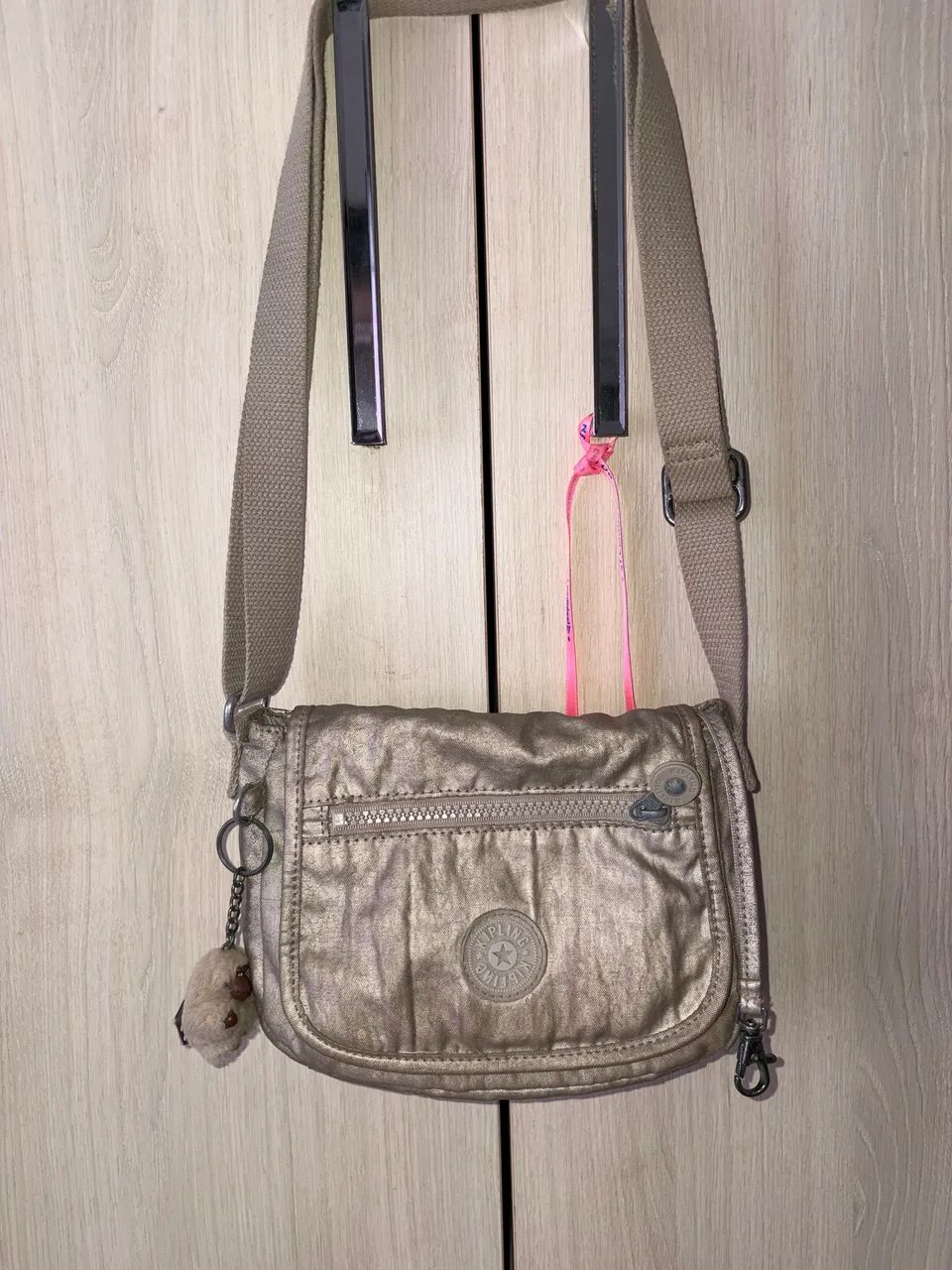 Bolsa Kipling metalizada prata  - Foto 3