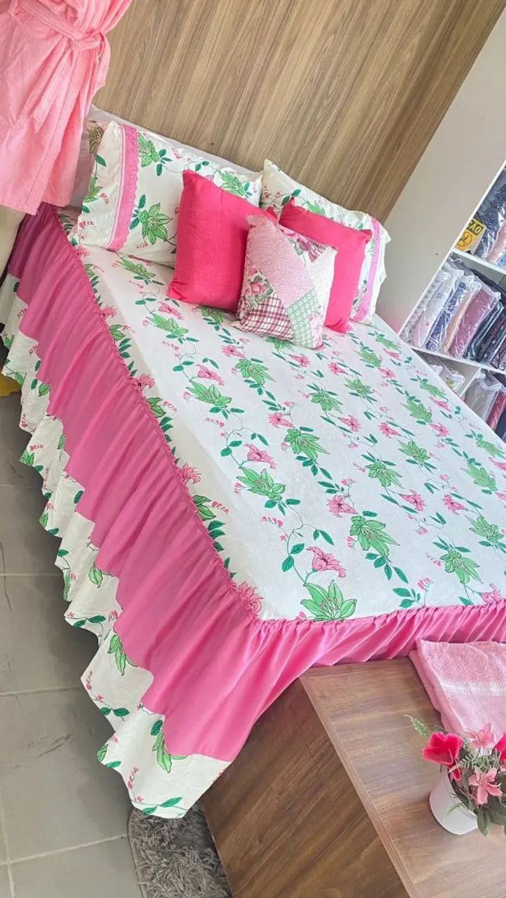 Cama mesa ir banho 
