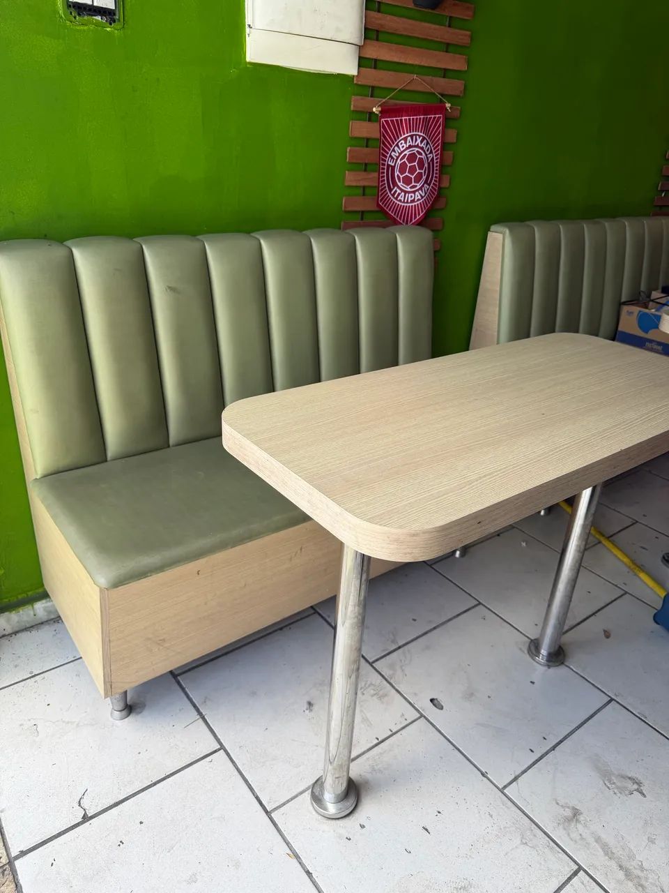 Vendo bancos Booths com mesa - Foto 4