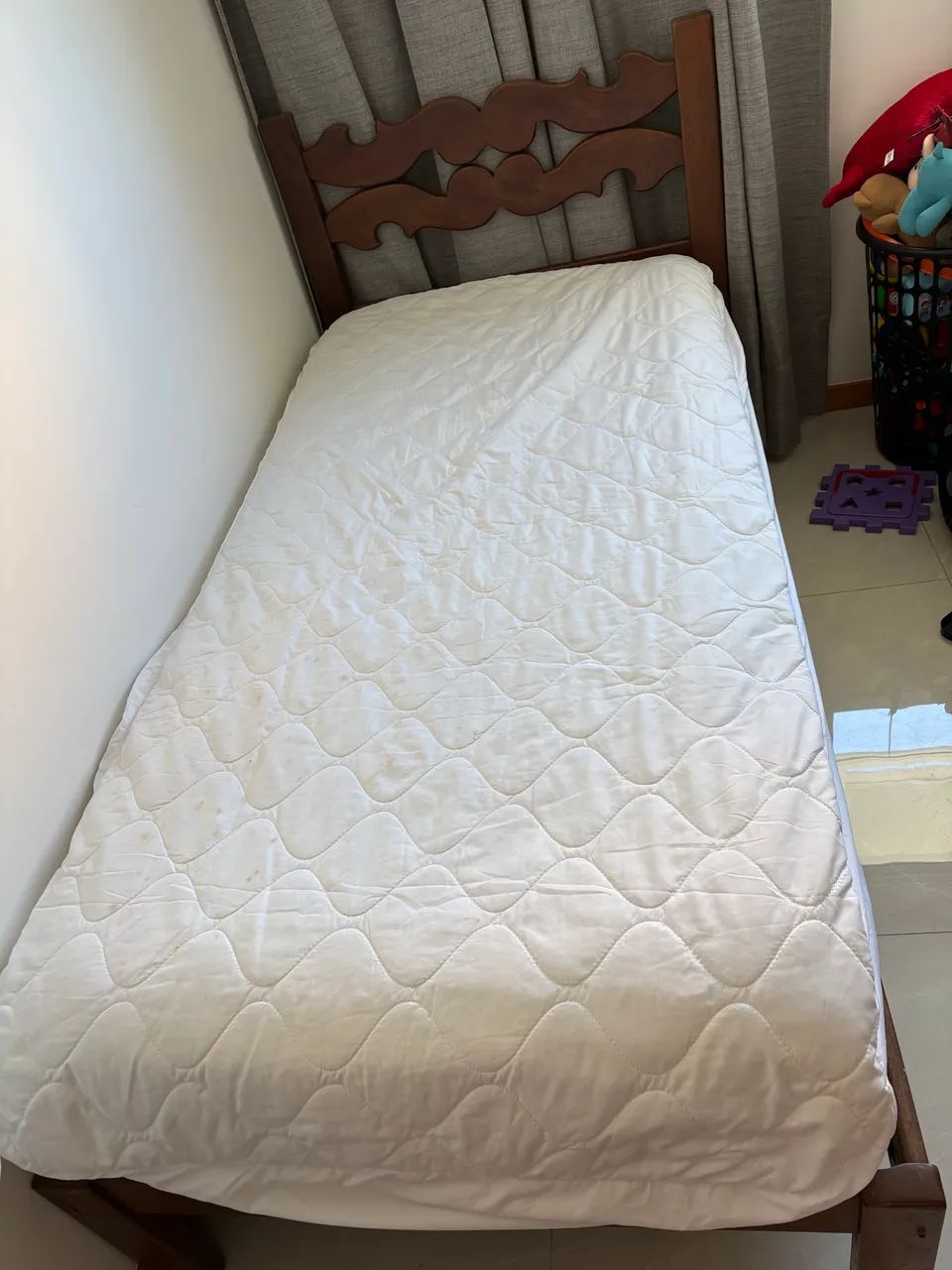 Cama de Solteiro Madeira com colchão