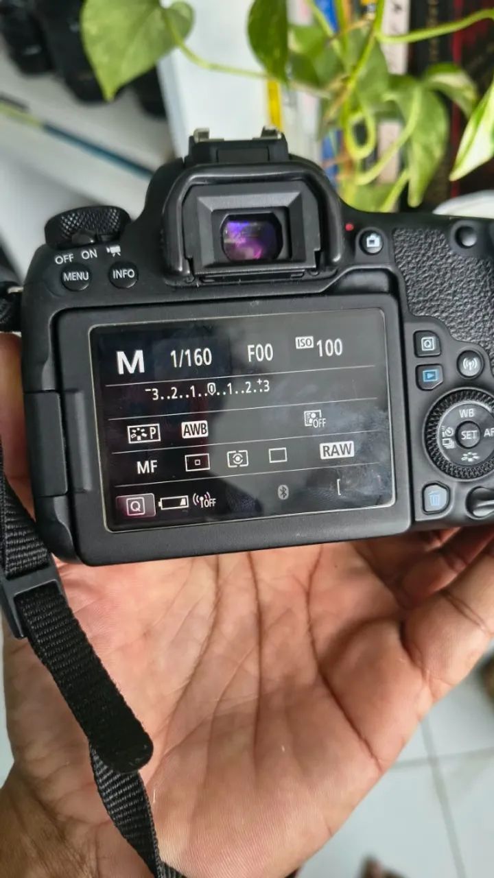 Camera Canon 77D - Foto 2