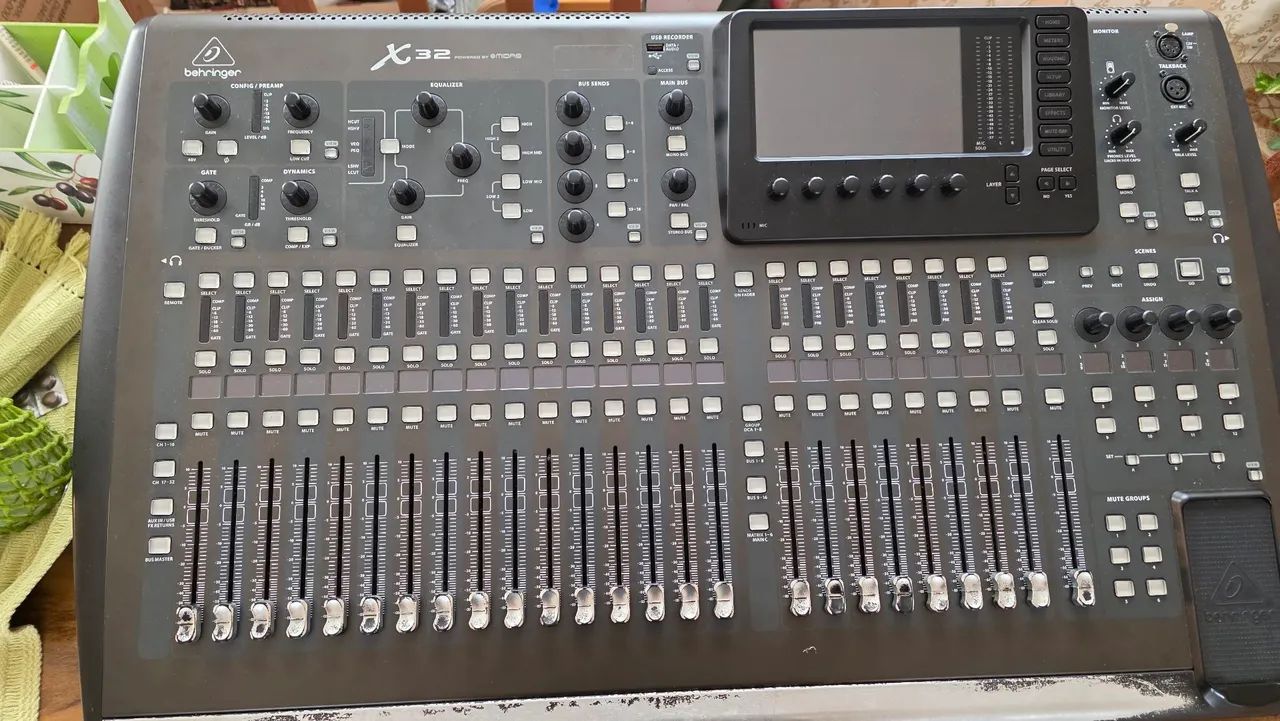Mesa de Som Digital Behringer X32 Full - Foto 3