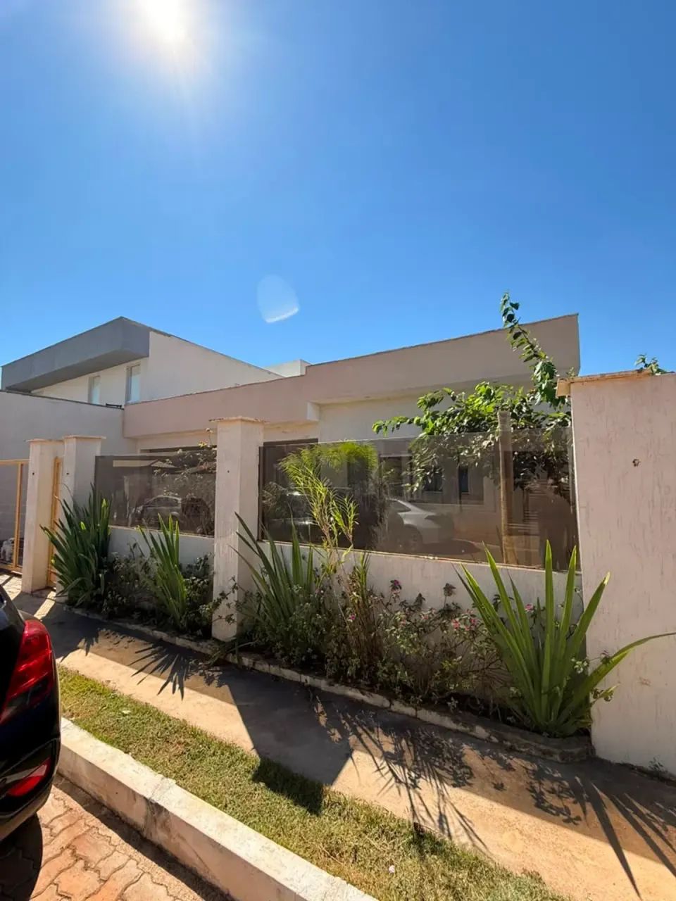 PISCINA COM HIDRO + ÁREA GOURMET + 2 SUÍTES - 300m² EM CONDOMÍNIO 24H