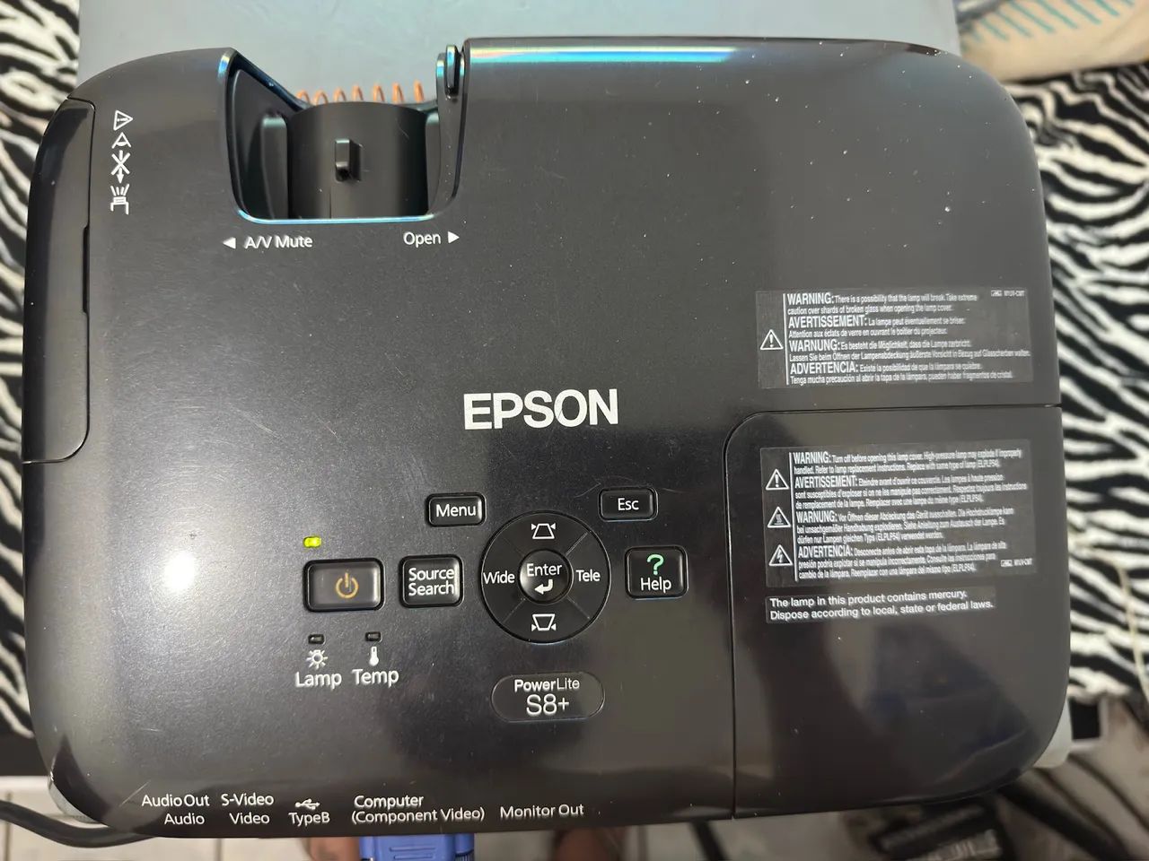 Projetor s8+ Epson ótima qualidade de imagem  - Foto 3