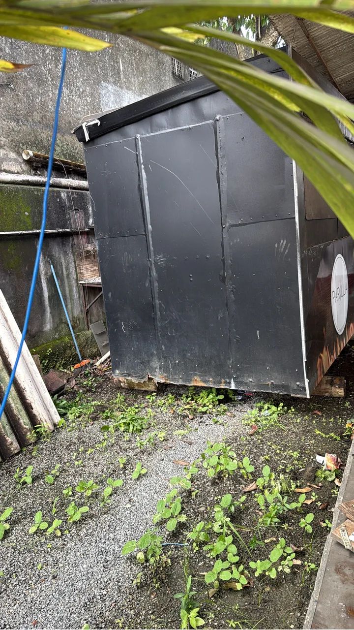 Vende-se esta loja.  A estrutura não possui rodas, portanto deverá ser retirada do local  - Foto 4