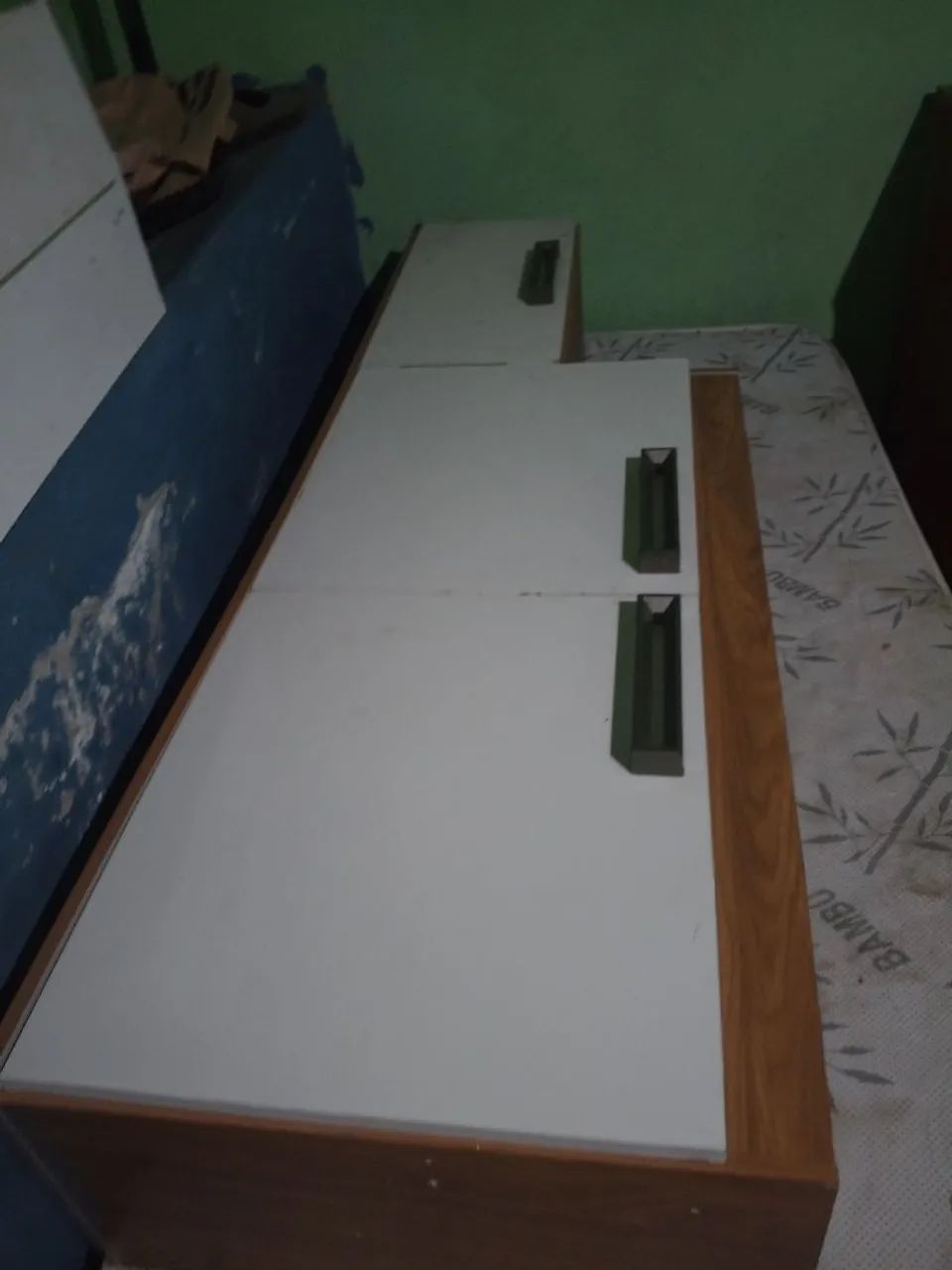 Armário de cozinha, só a parte de cima.