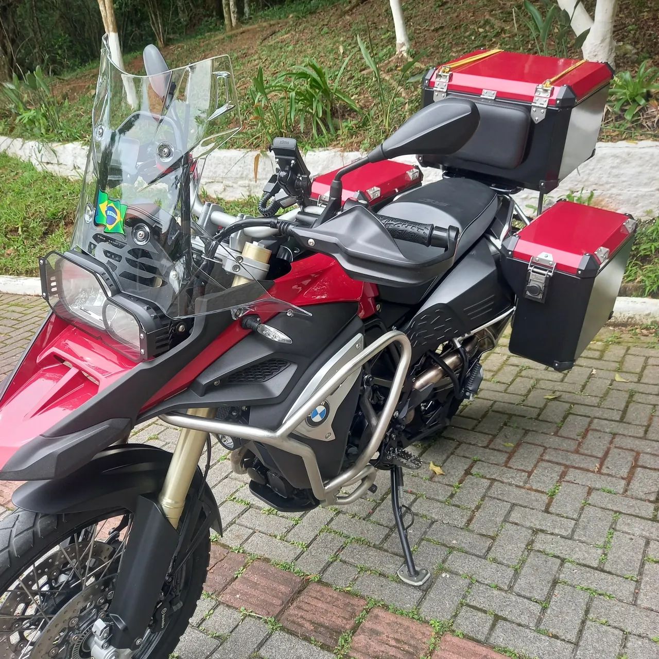 Gs800 adventure,  diferenciada. 