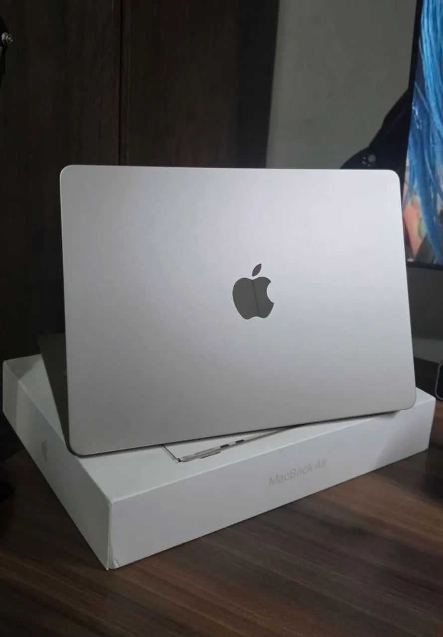 MacBook Air M2 13' StarLight - Novo na Caixa - Notebooks - Jardim