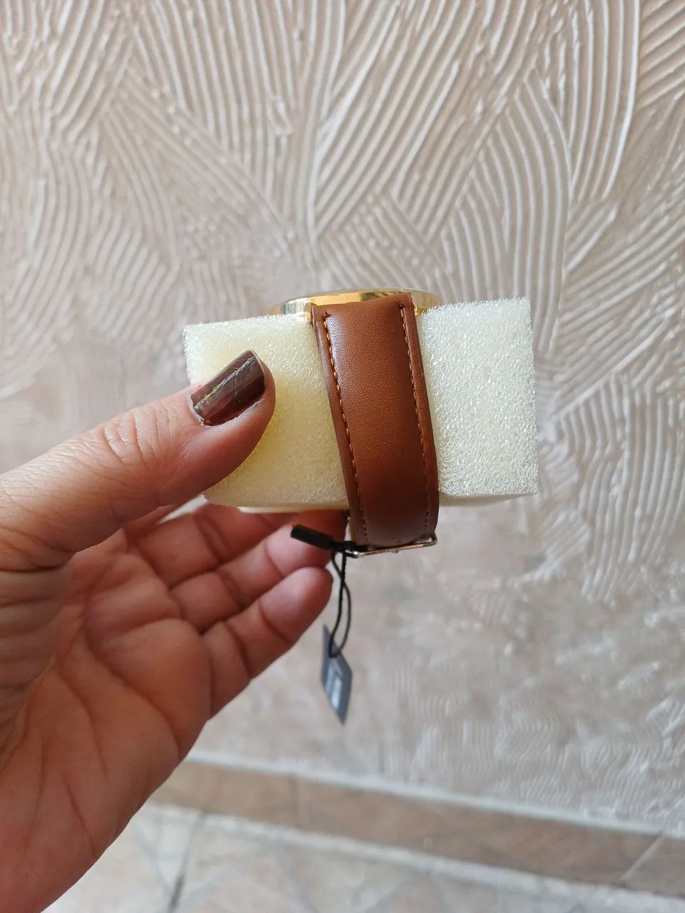 Relógio NOVO pulseira de courinho  - Foto 2