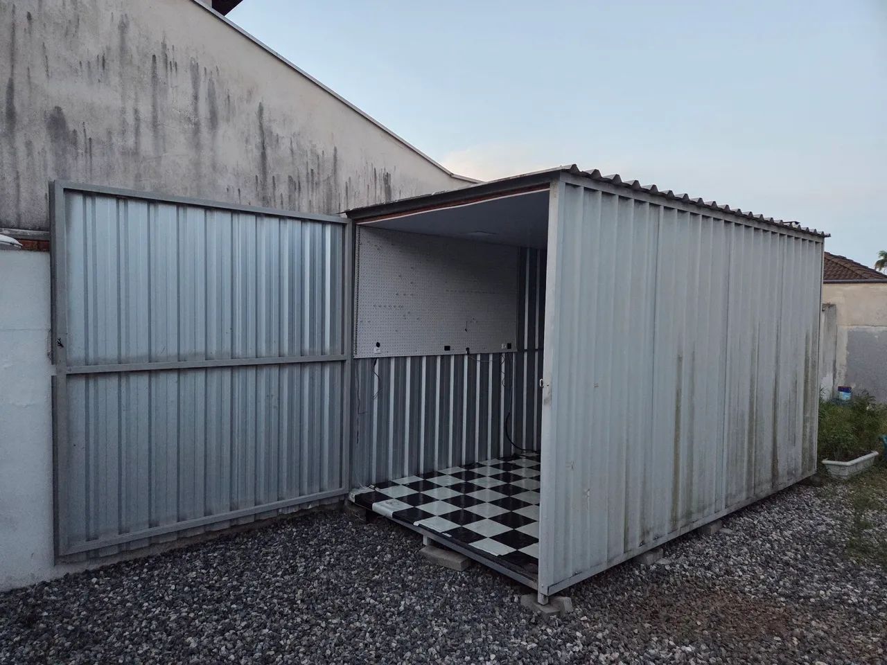 Container 65578345624065122