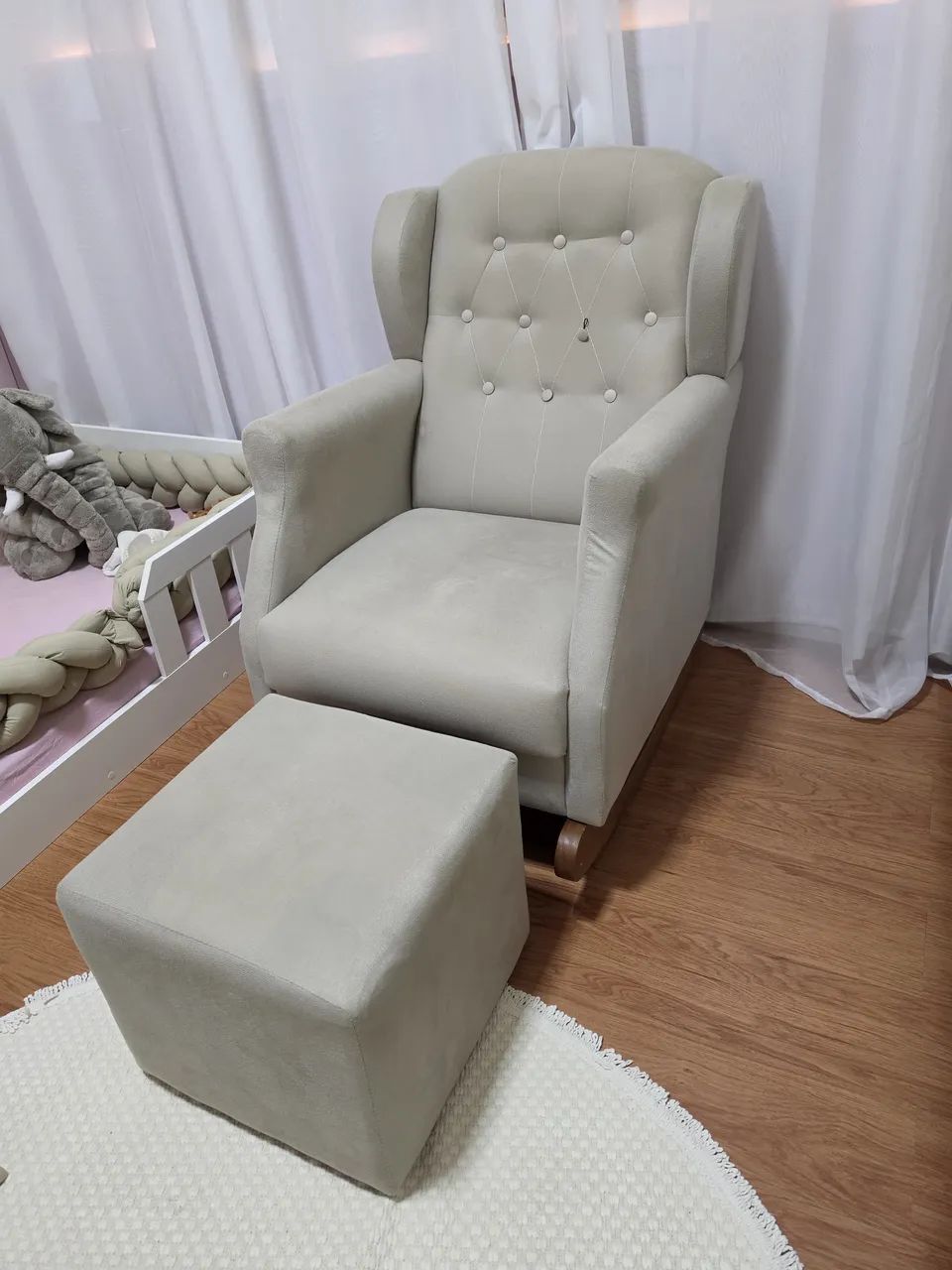 Poltrona em suede - Foto 2