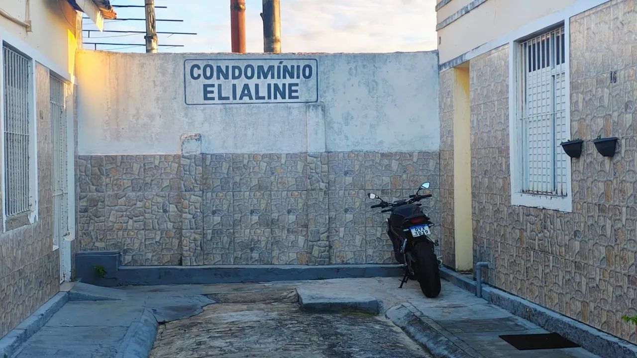 Vendo a chave ou financio casa no centro