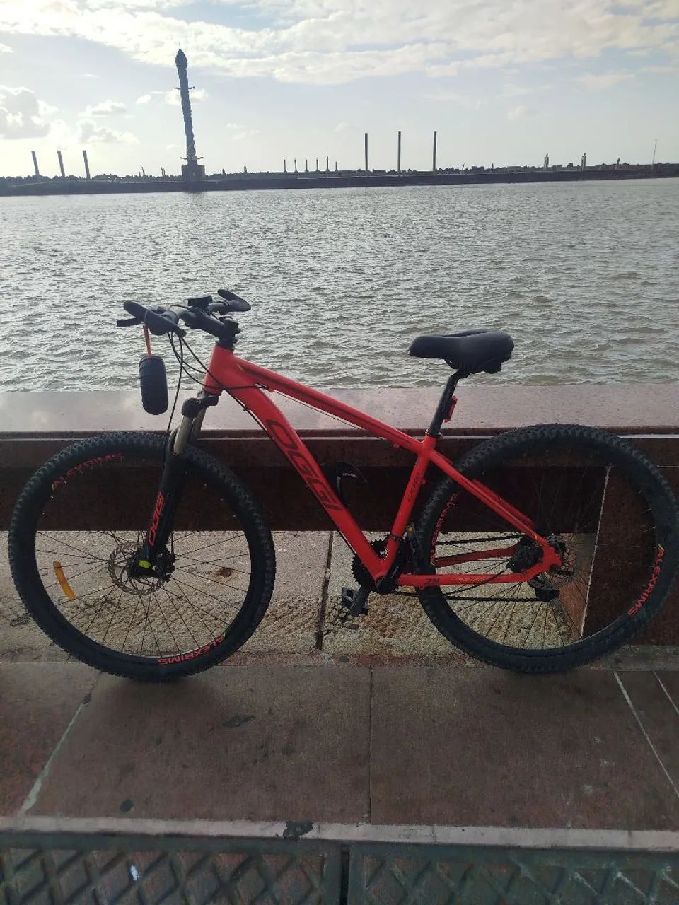 Vendo bicicleta semi Nova  - Foto 2