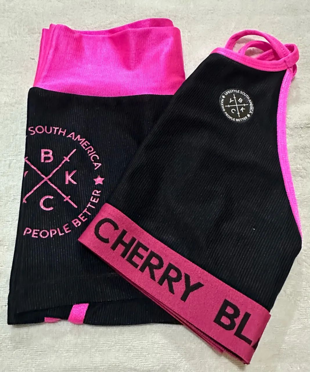 Conjunto de top e short da Black Cherry Tamanho M