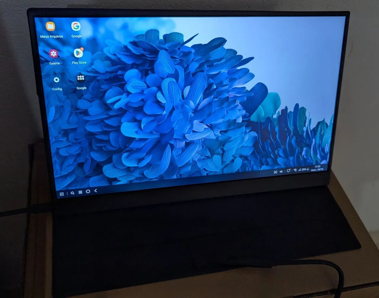 MONITOR PORTÁTIL 15 POLEGADAS FULL HD POUCO USADO 