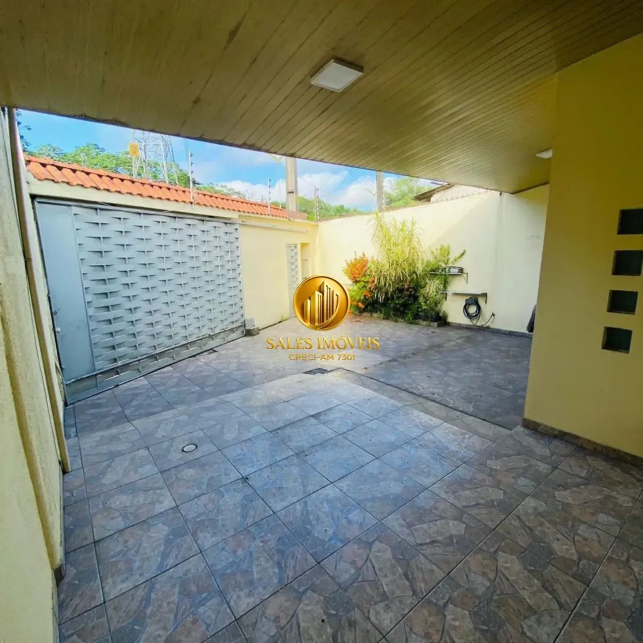 ALUGA-SE / VENDE-SE CASA SEMI MOBILIADA NO NOVO ALEIXO  AVENIDA NATHAN XAVIER - Foto 2