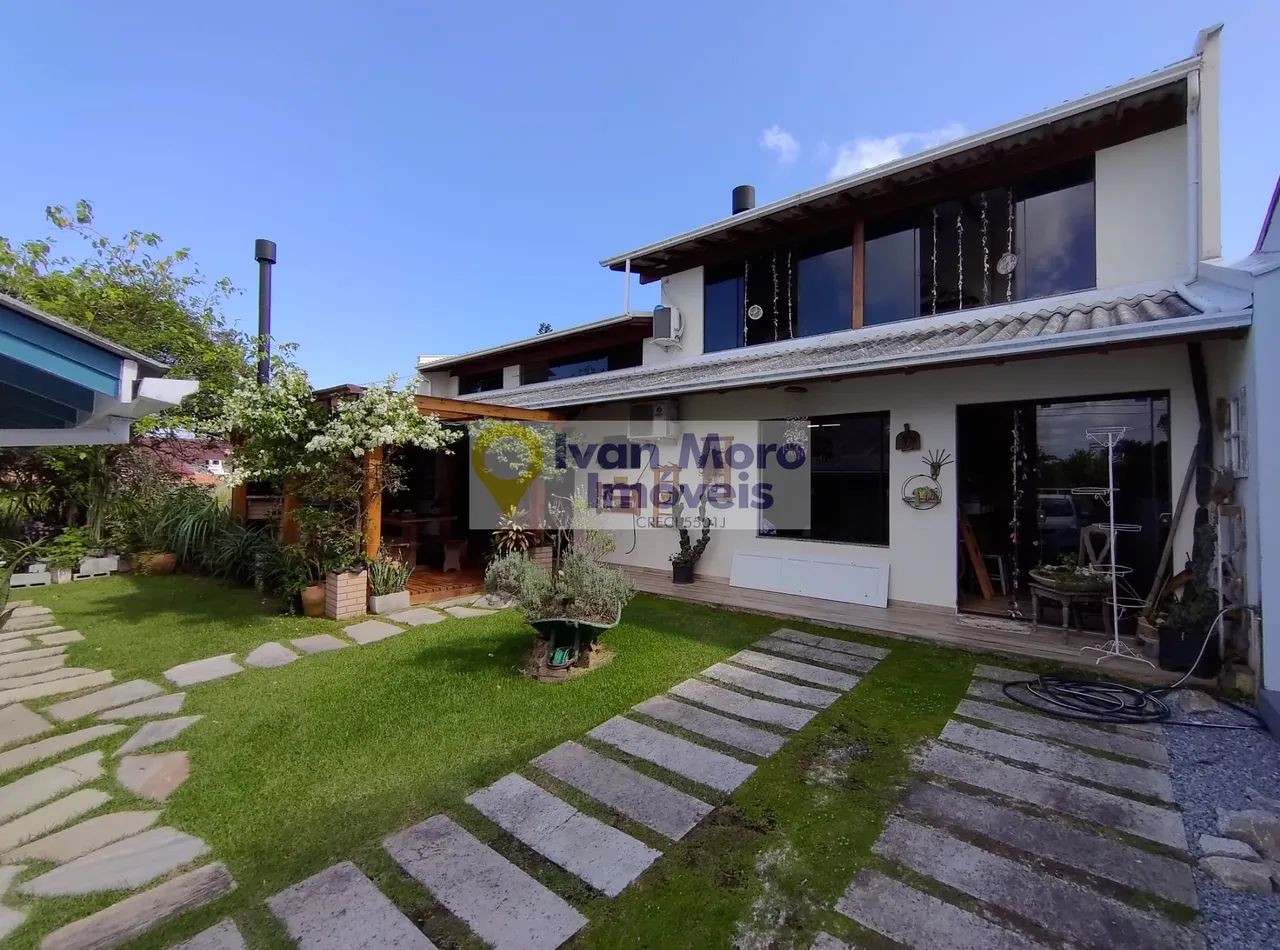 Casa à venda em Daniela - Florianópolis - SC