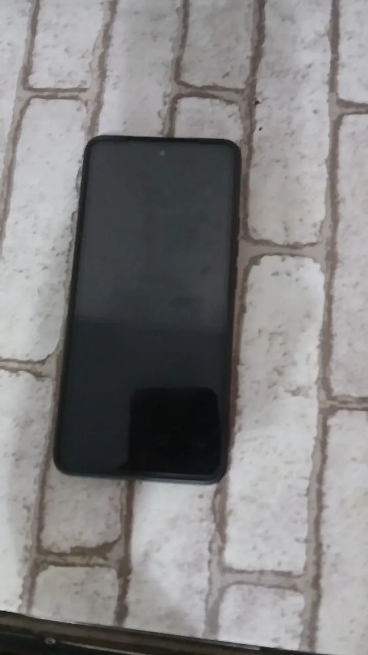 Vendo celular motorola edge30, ótimo estado de conservação e leva carregador original.
