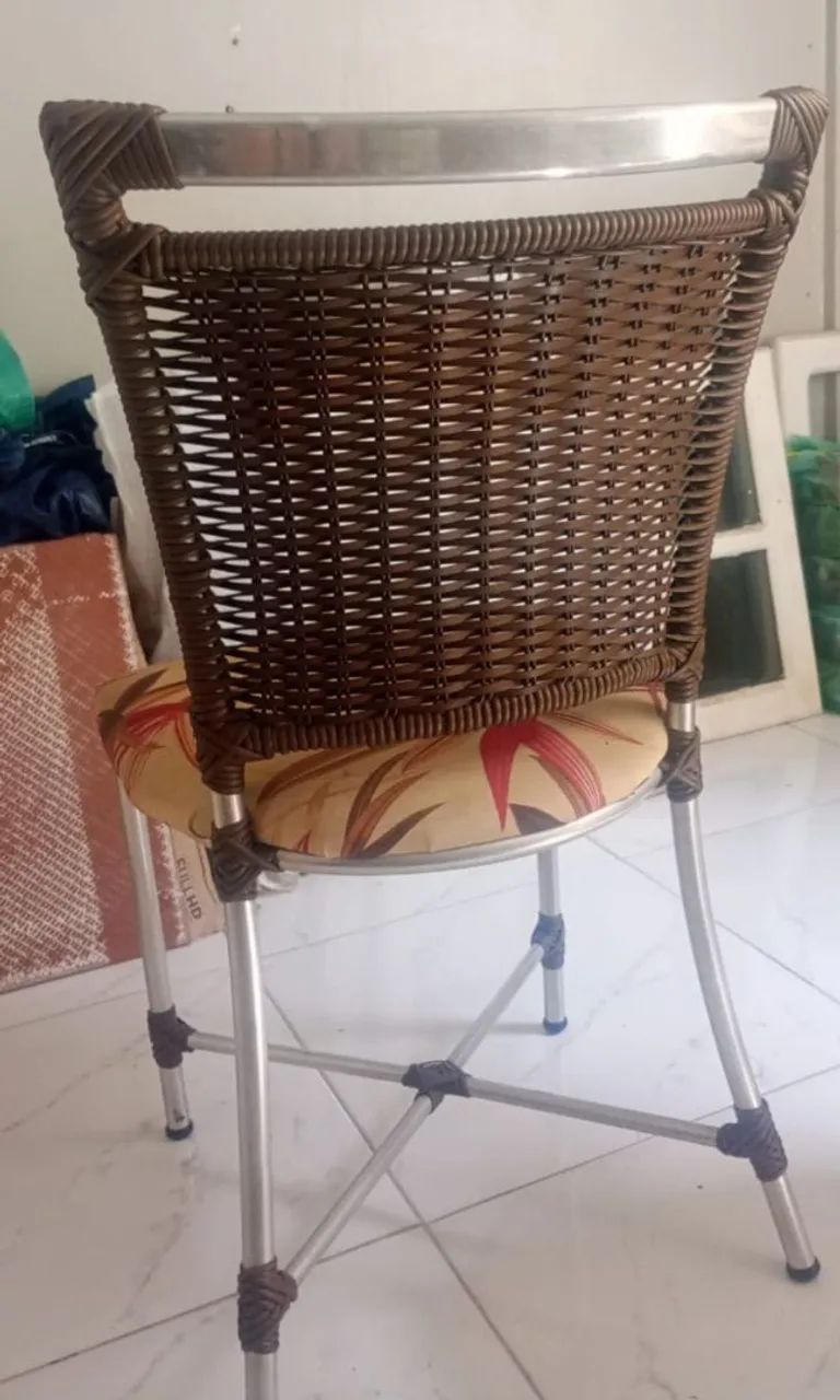 Cadeiras semi novas - Foto 2