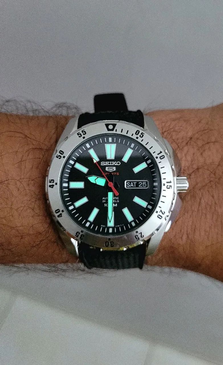 Relógio Seiko 5 Sports automático 4R36 - Foto 3