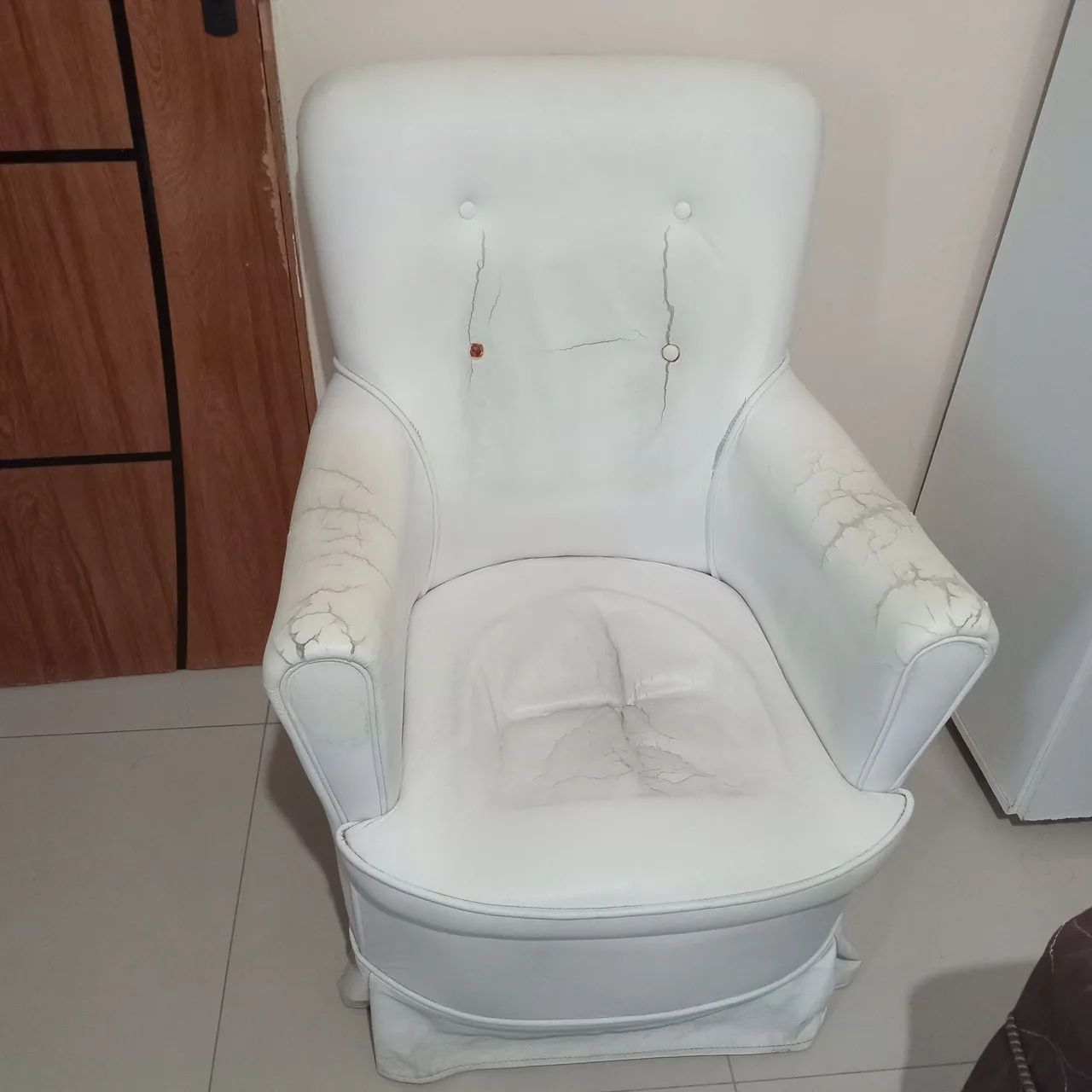 Vendo poltrona com avaria - Foto 2