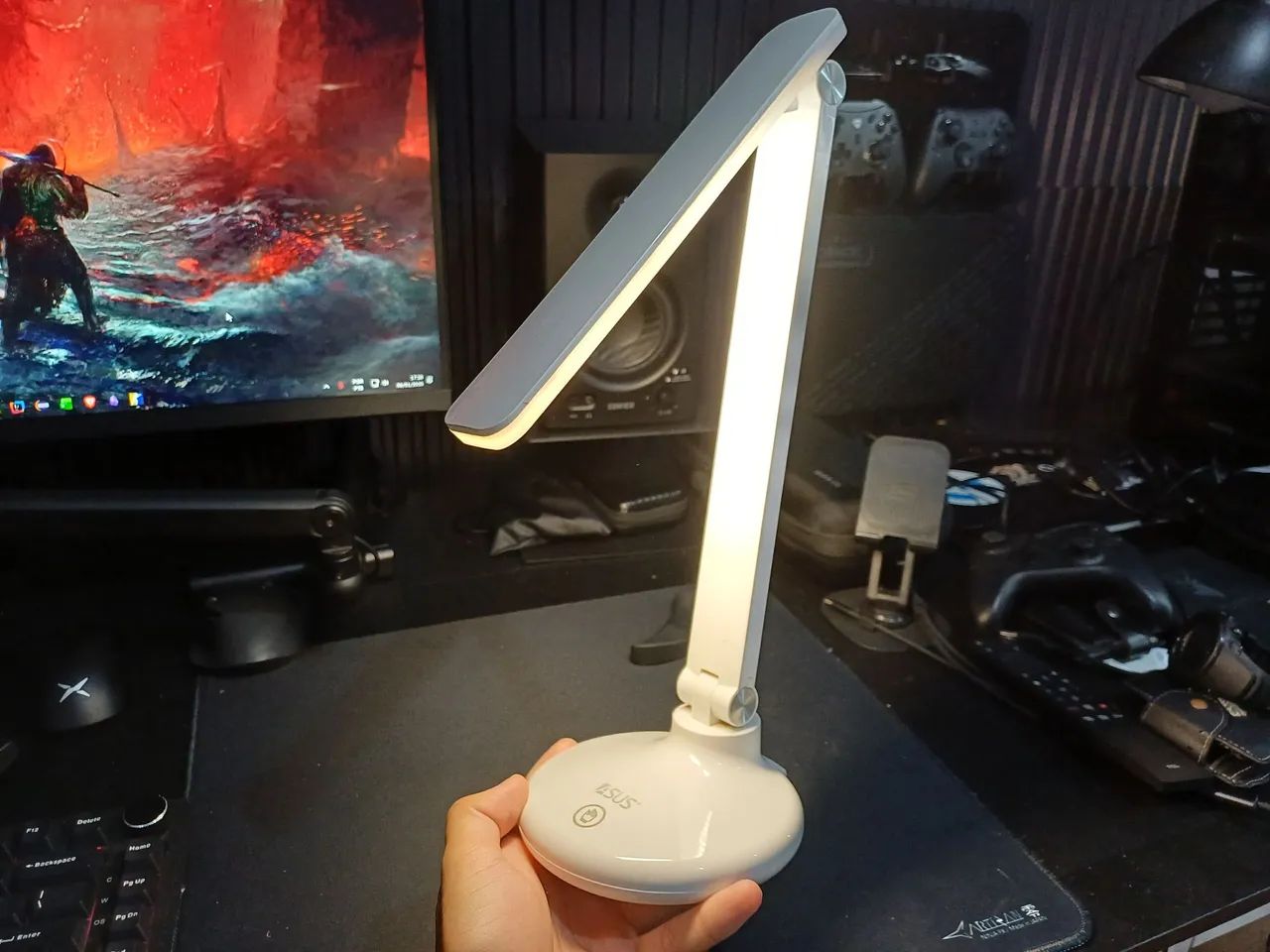 Luminária / Abajur / Luz portátil recarregável com 3 tons de luz ASUS - Foto 3