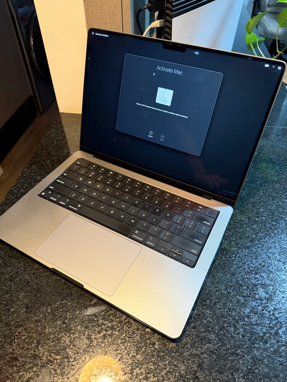 MacBook Pro M1 14 polegadas Prata - 512GB - C/ Cabos e Caixa
