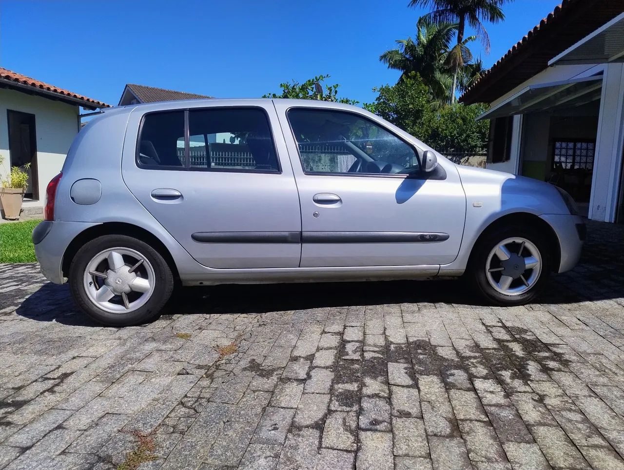 Renault Clio Authentique Hi-flex 1.0 16V 5P 2006 - Foto 3