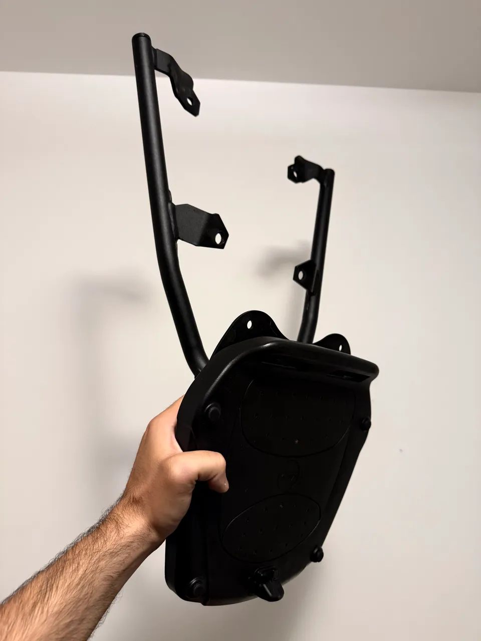 Suporte de baú Givi MT07 2024 