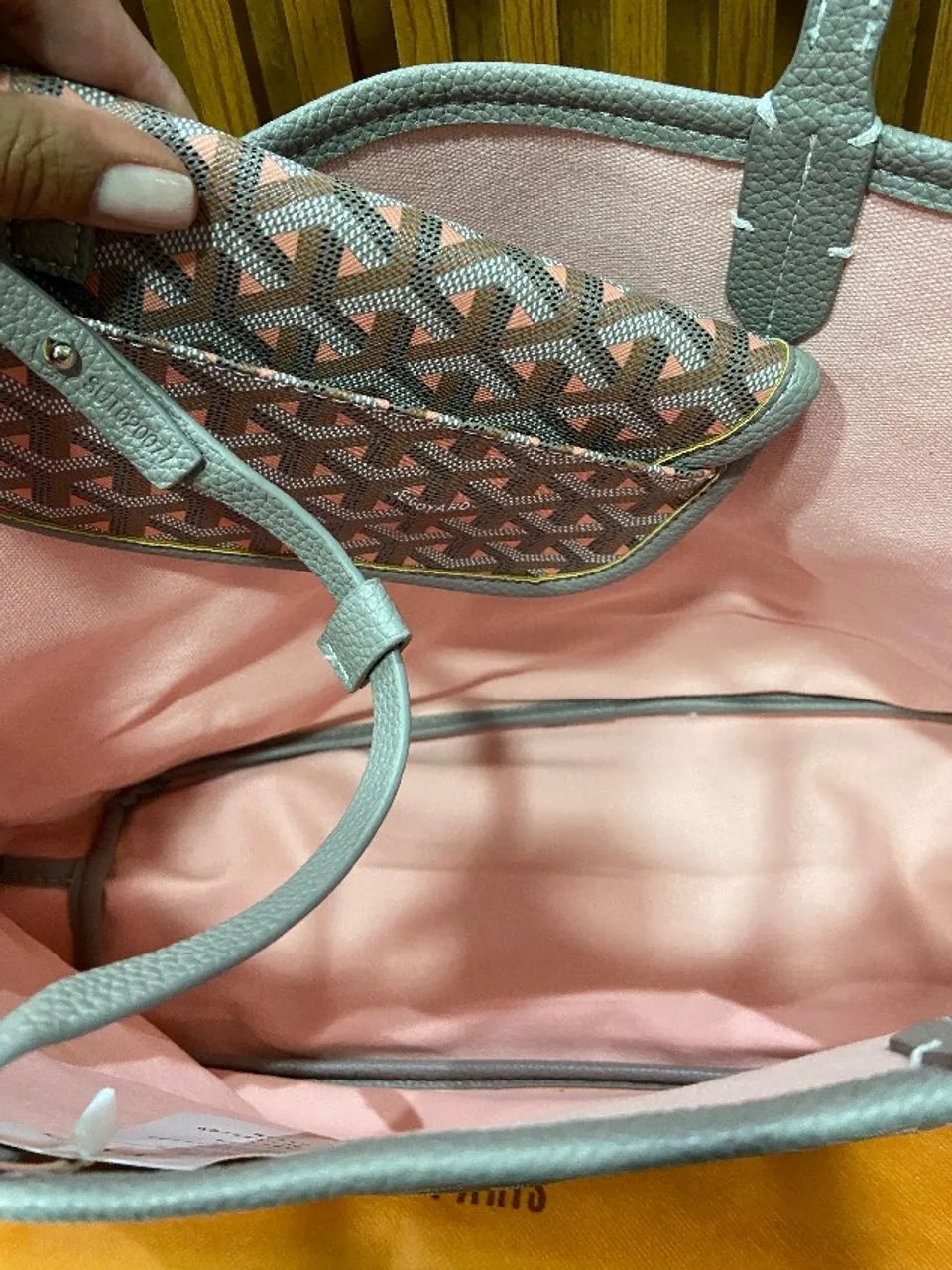 Bolsa goyard cinza e rosa - Foto 2