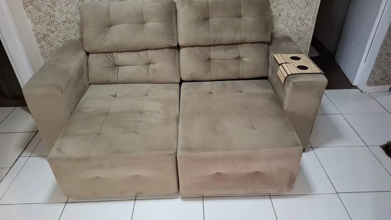 Vendo Sofá Retrátil em Ótimo Estado R$ 1000 - Foto 4